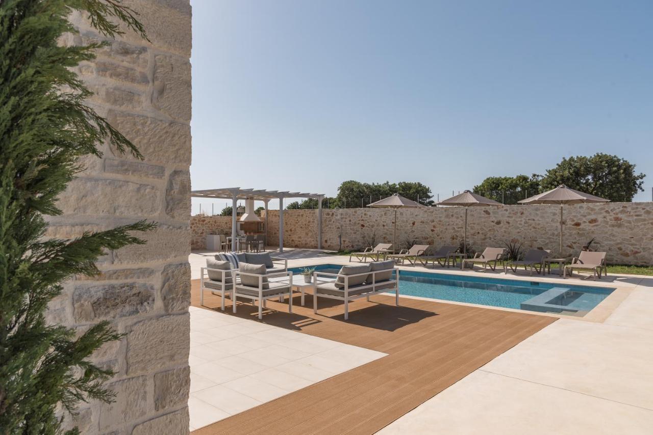 Evaero Villas I, Ii, Iii, IV - An Ever-So Inviting Escape, By Thinkvilla Sfáka Exterior foto